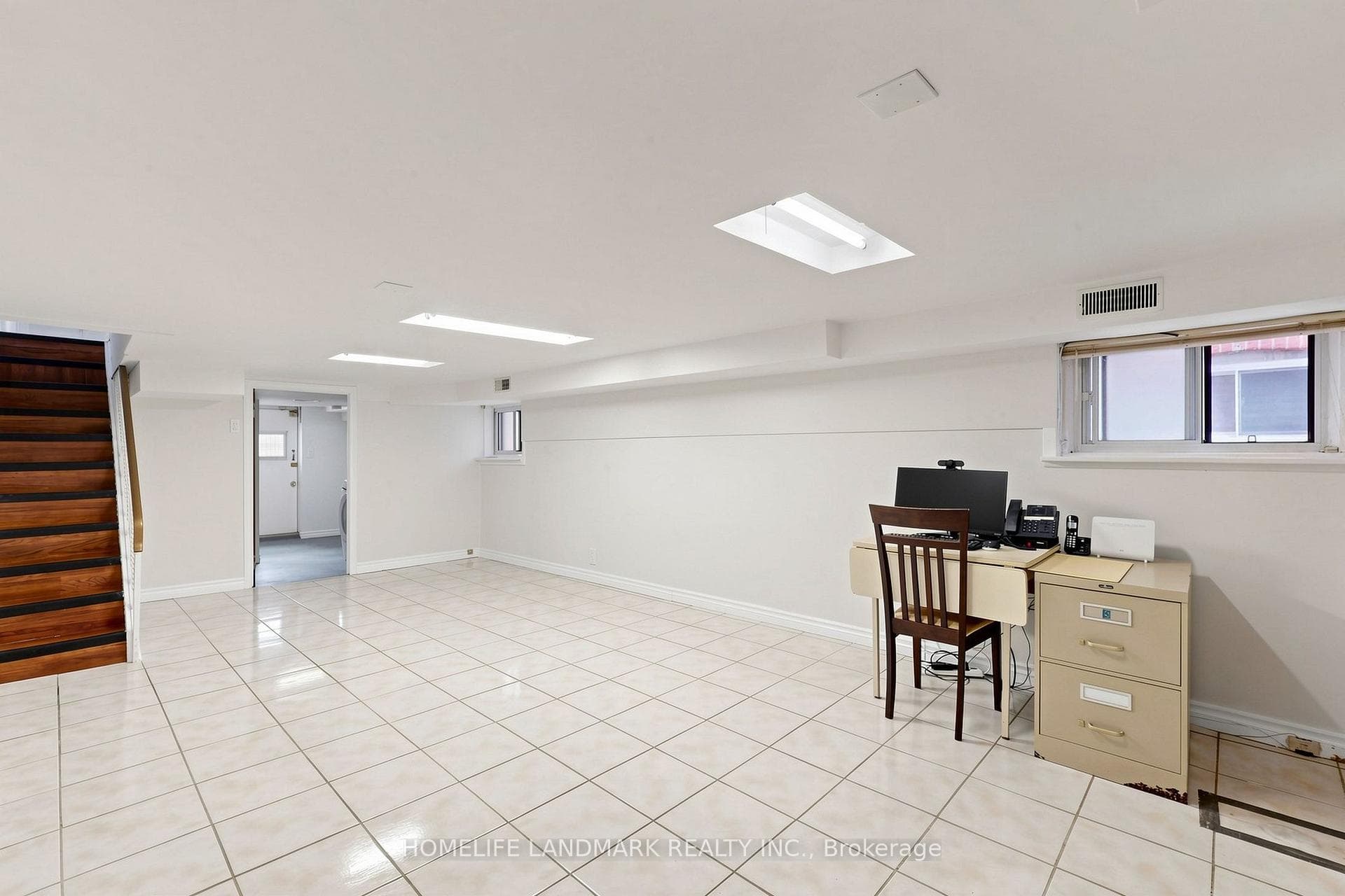 484 Glenholme Avenue photo 35