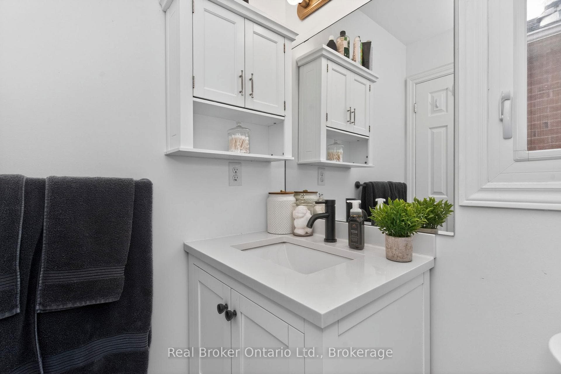 94 Golden Meadow Road photo 18