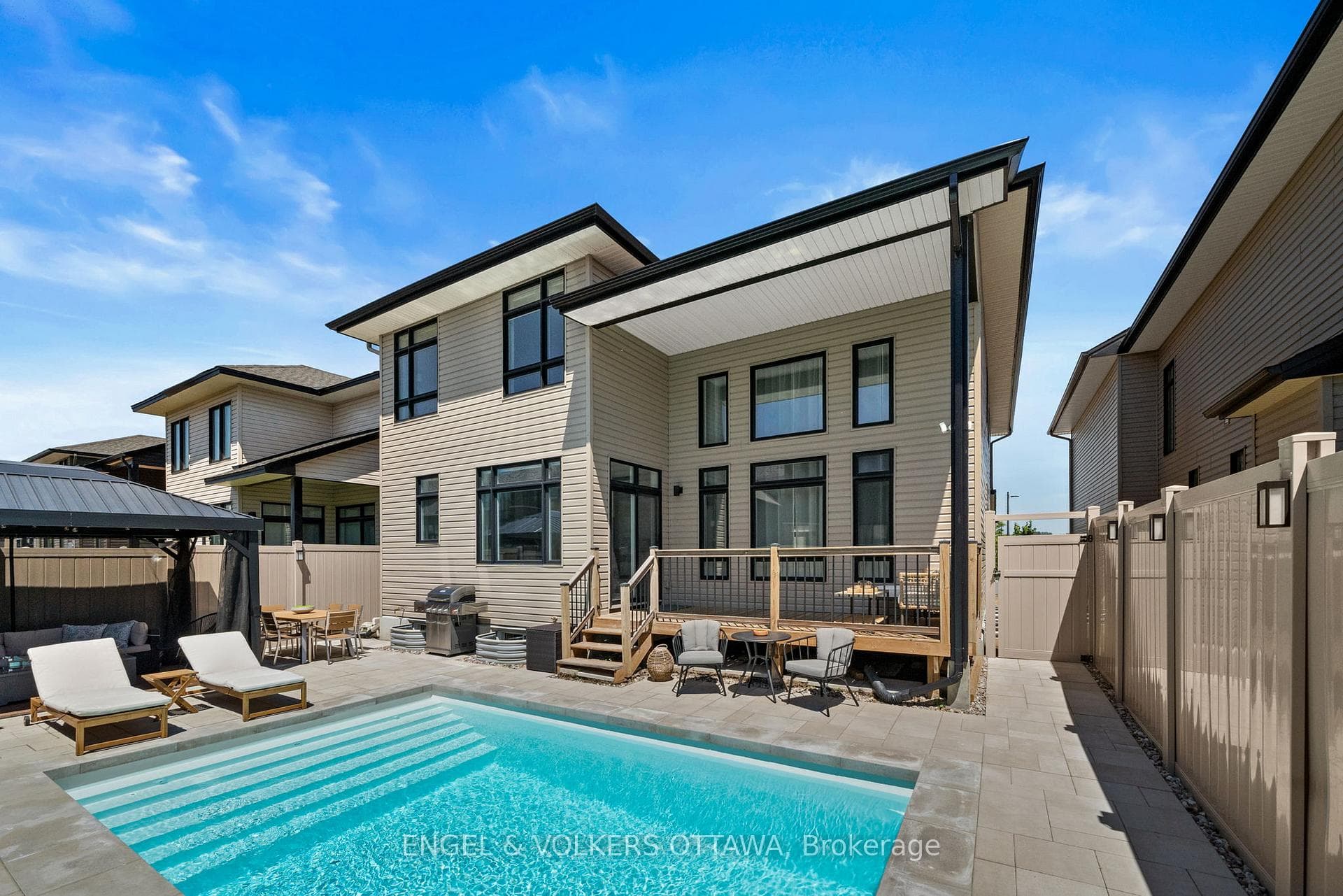 351 Shuttleworth Drive photo 44