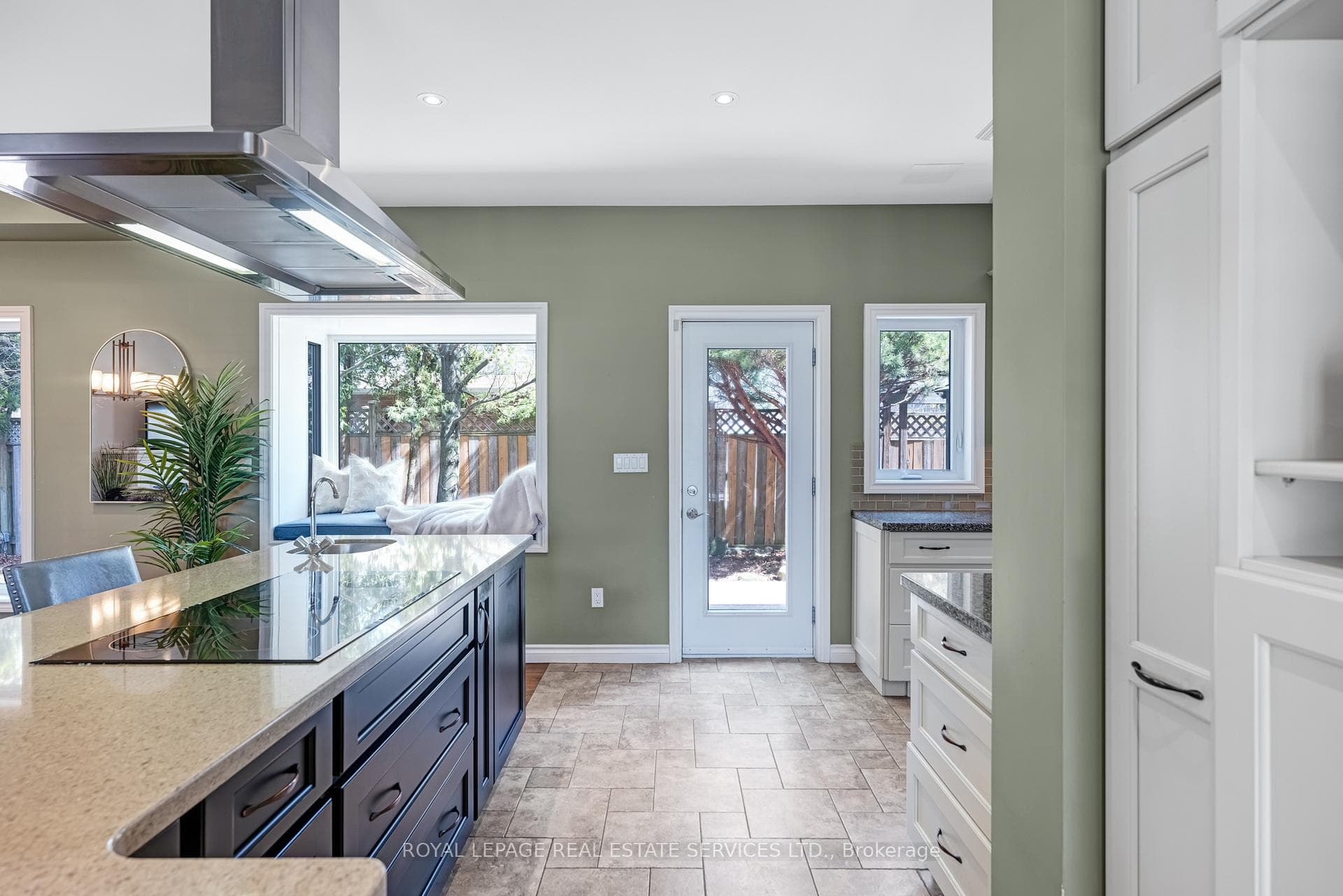 11 Rayne Avenue photo 6