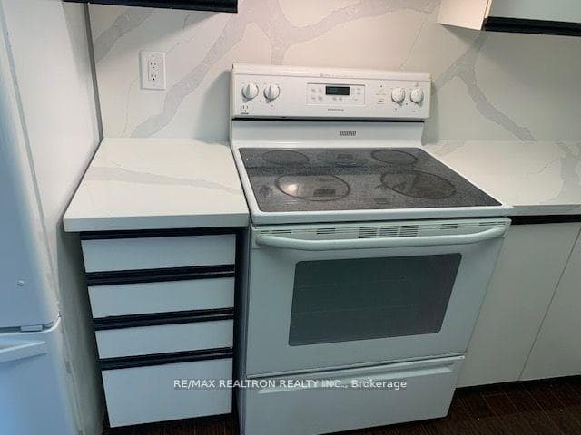 91 Townsgate Drive Unit 401 photo 10