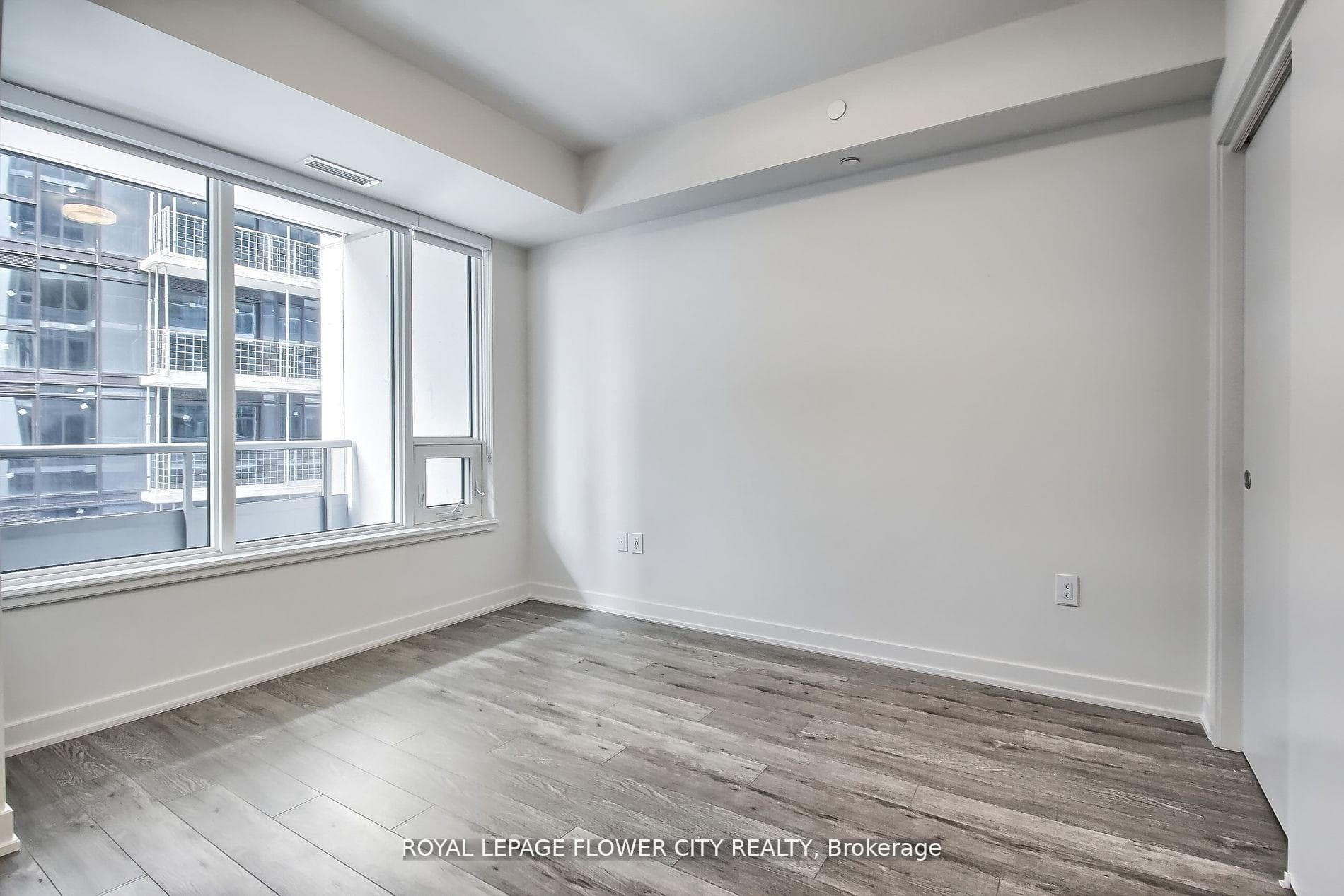 212 King William Street Unit 1011 photo 14