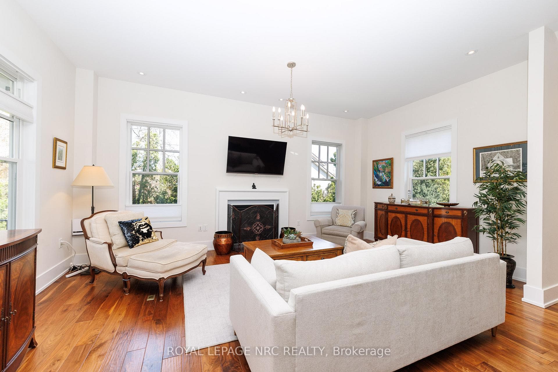 97 BROCK Street photo 11