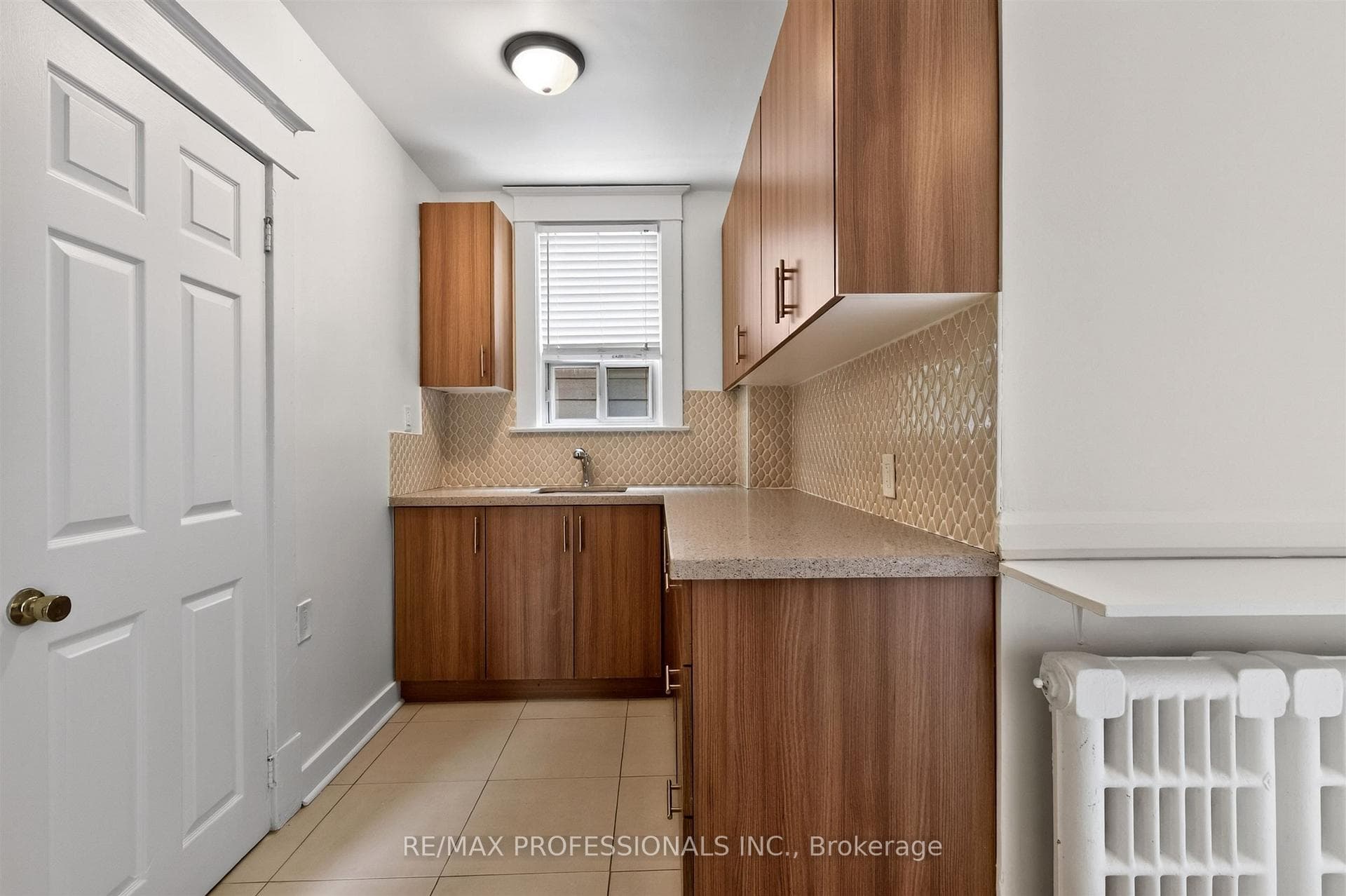 Unit 2-Second Floor 2 Bedrooms