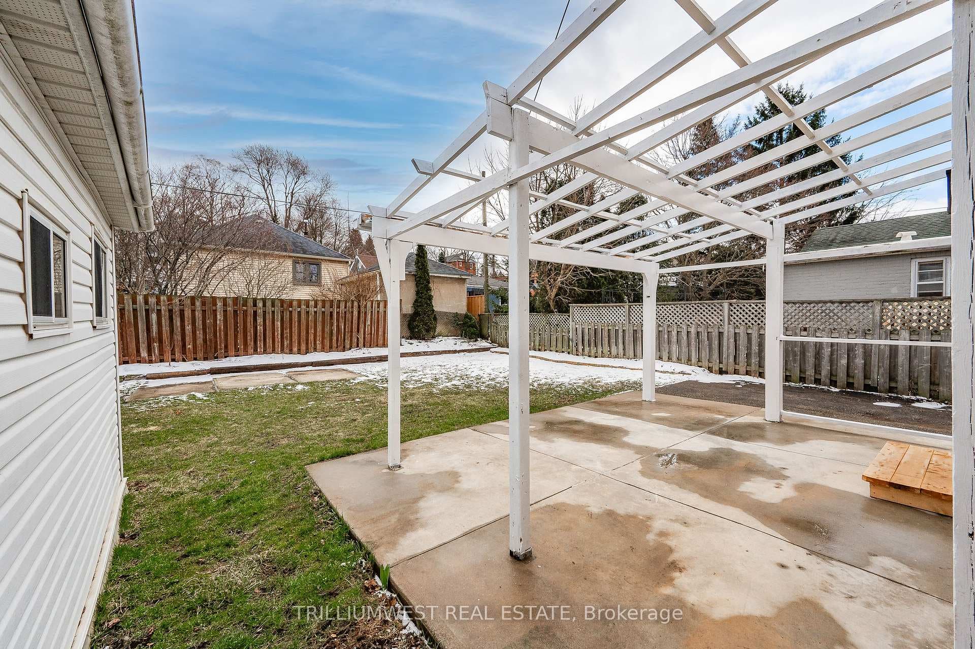 91 Shade Street photo 32