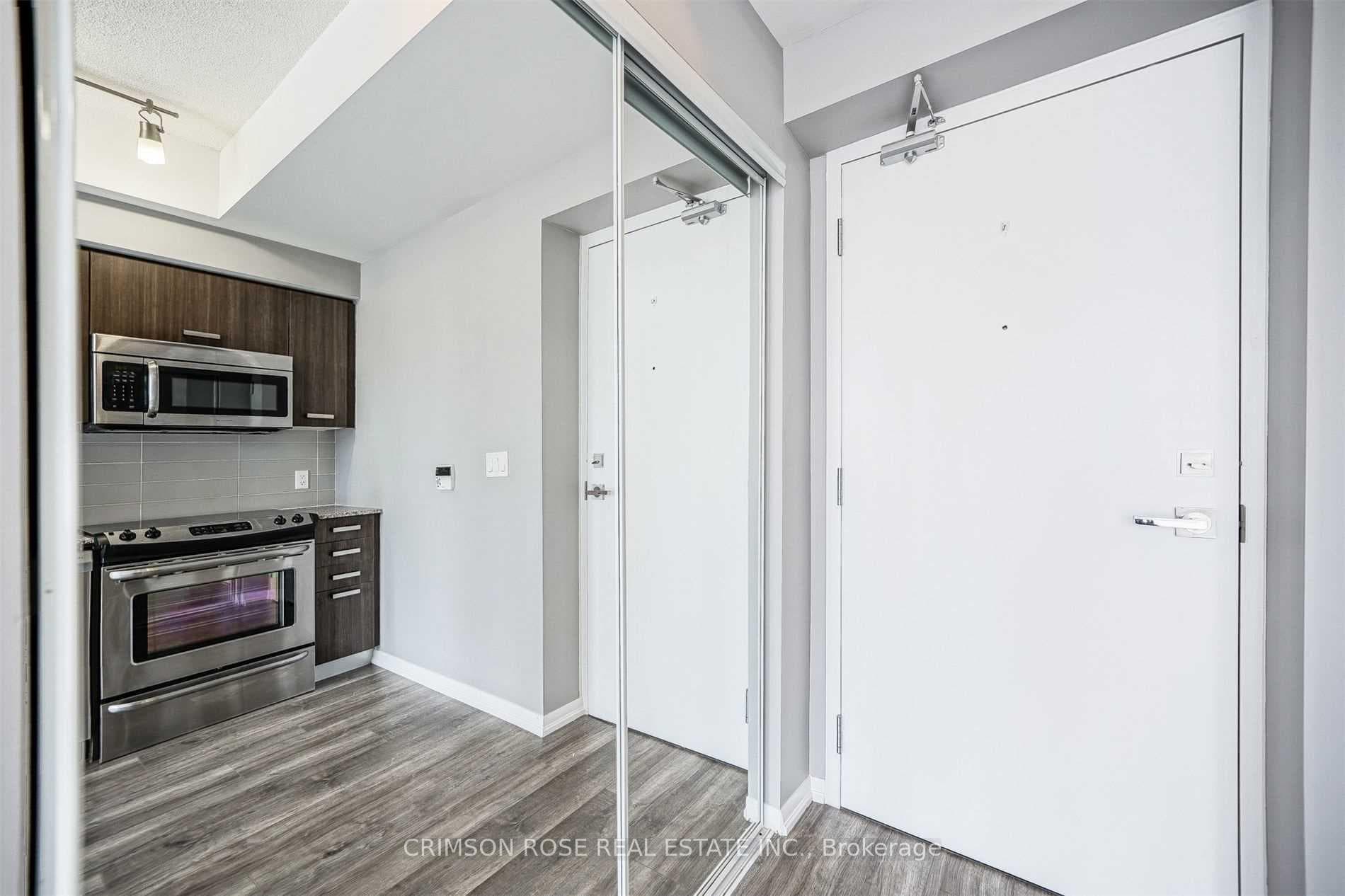 832 Bay Street Unit 1609 photo 15