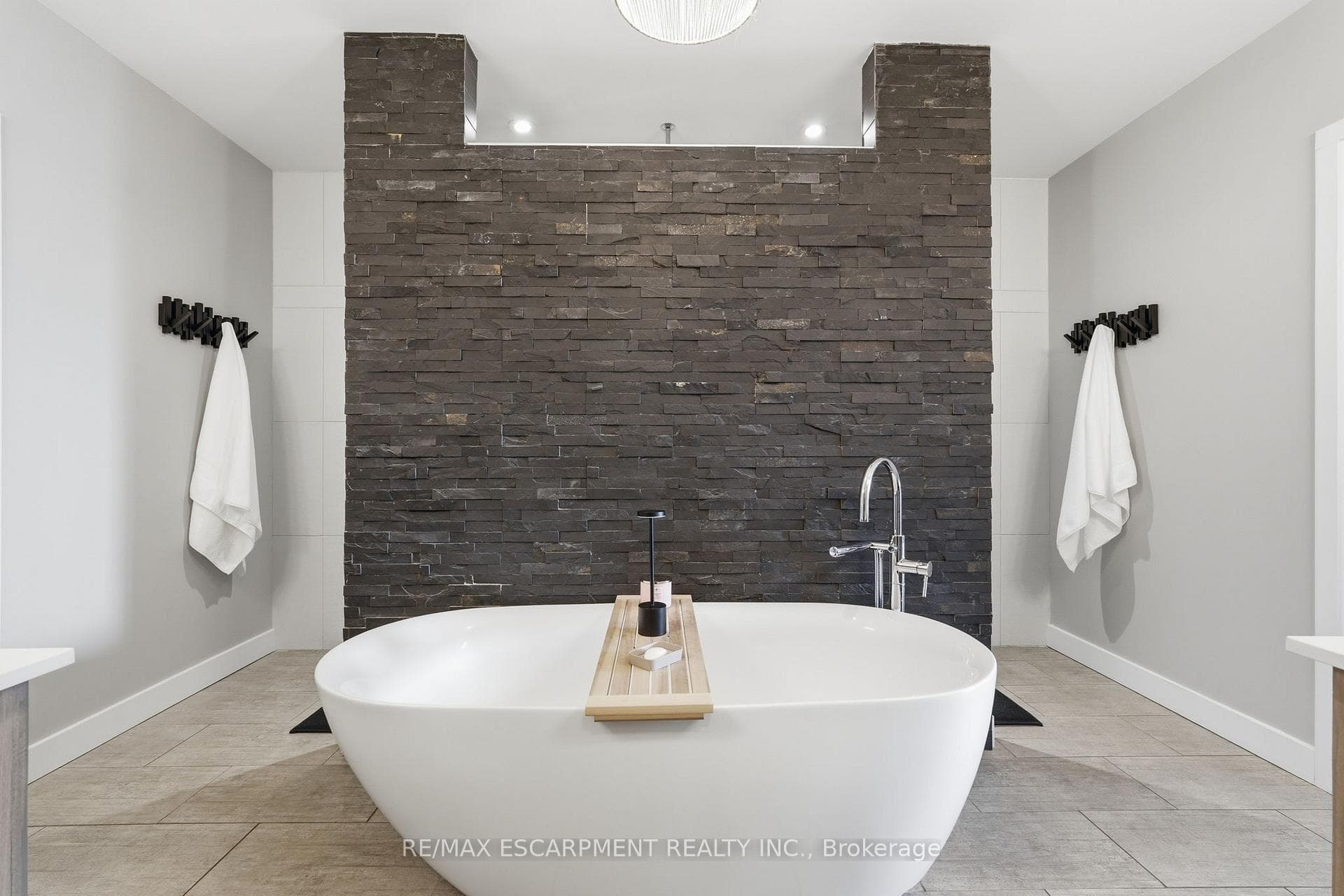 414 JOHN Street photo 26