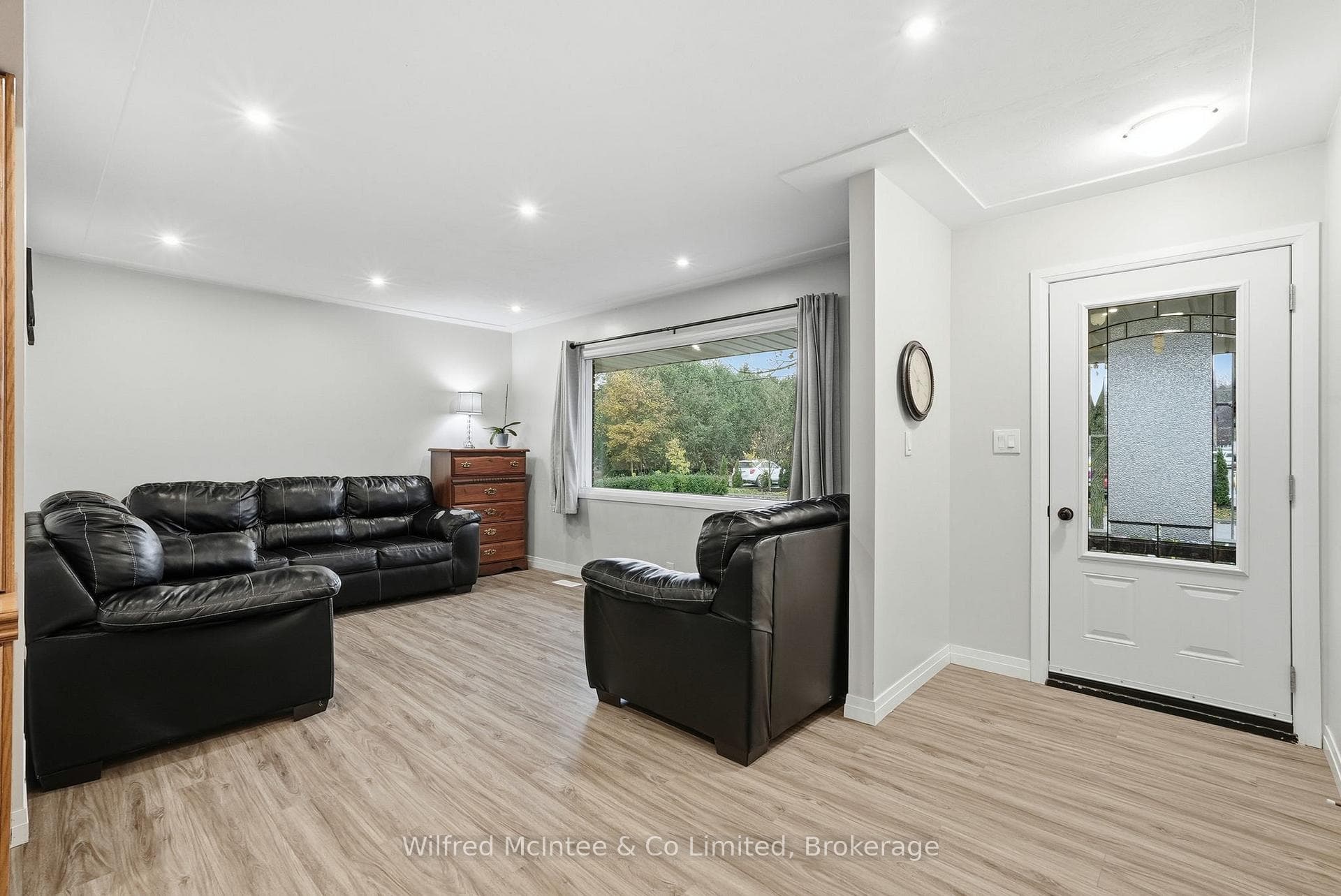 856 York Avenue photo 9
