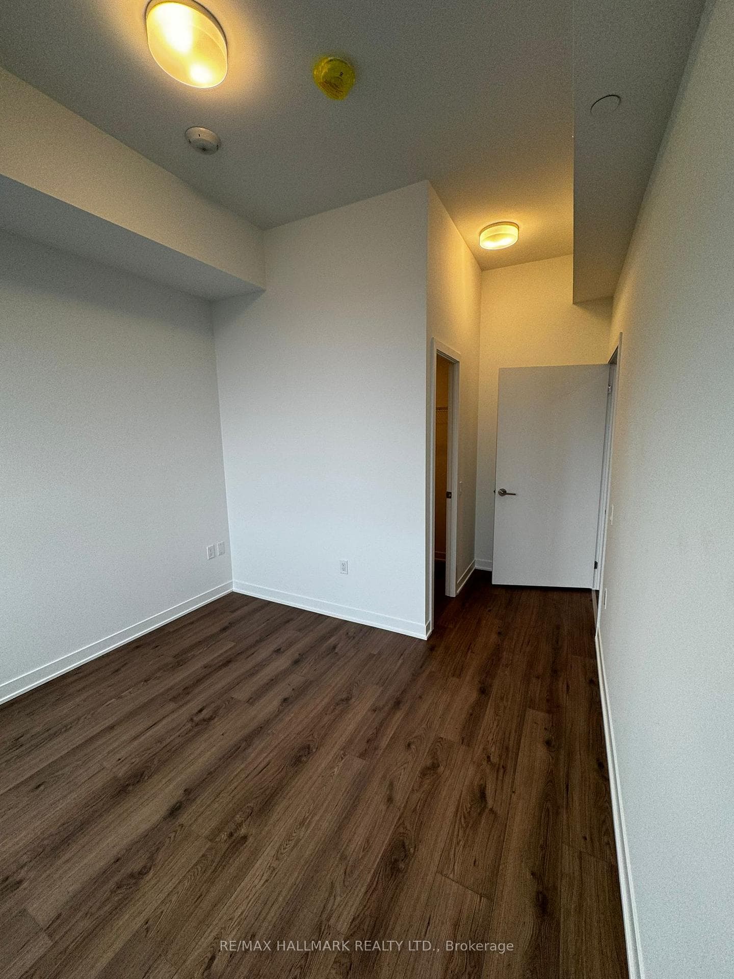 395 Dundas Street Unit LPH27 photo 6