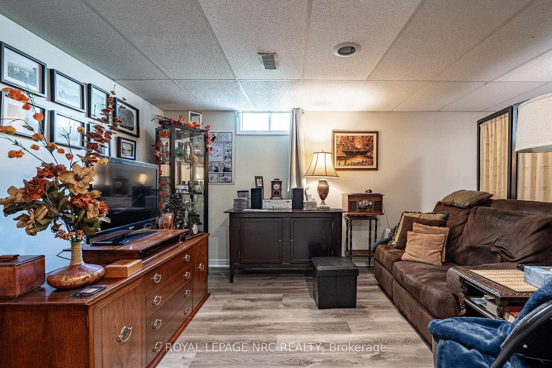 86 Merritt Crescent photo 31