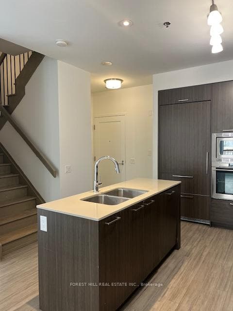 310 Tweedsmuir Avenue Unit TH15 photo 6
