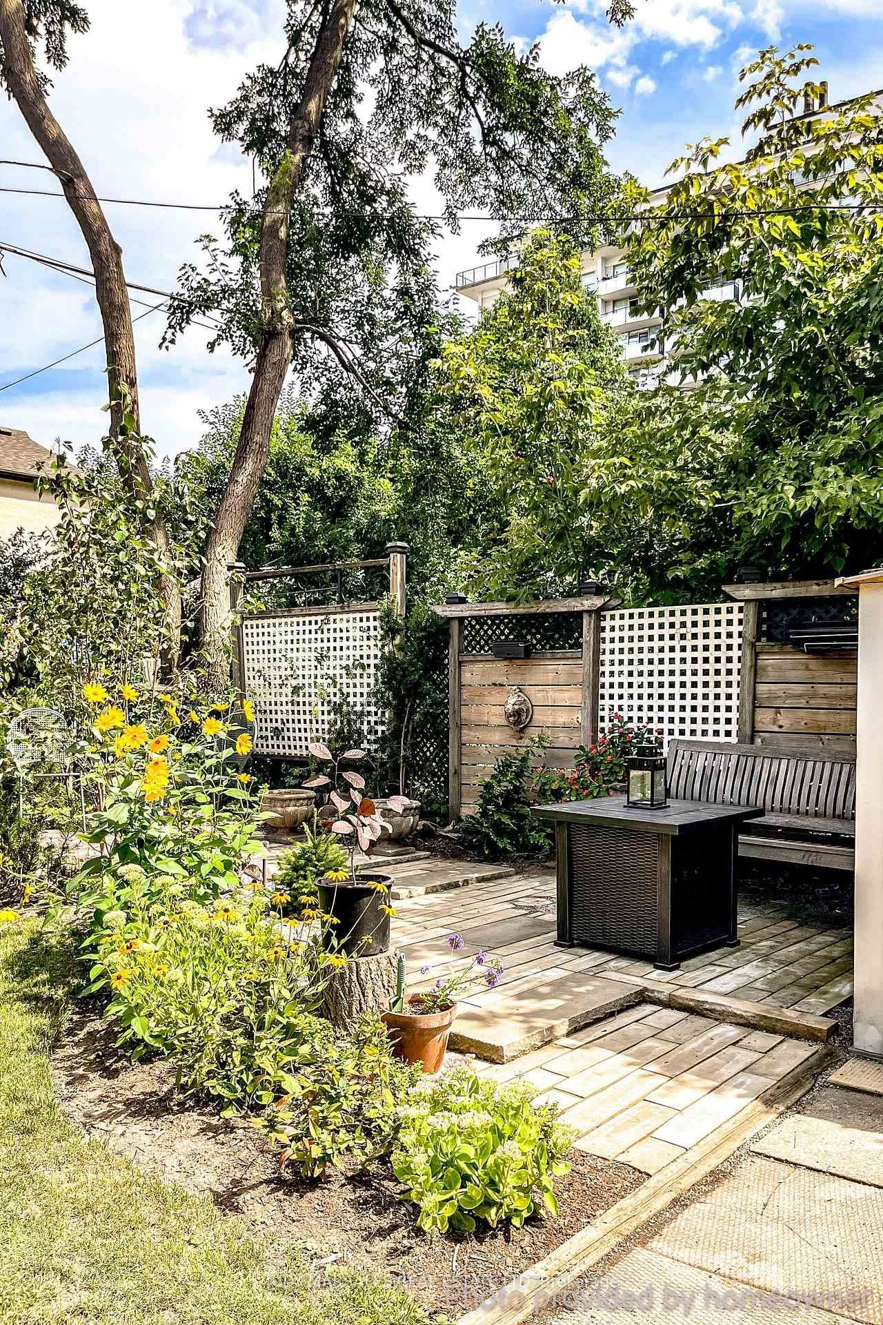 136 Hunter Street photo 38