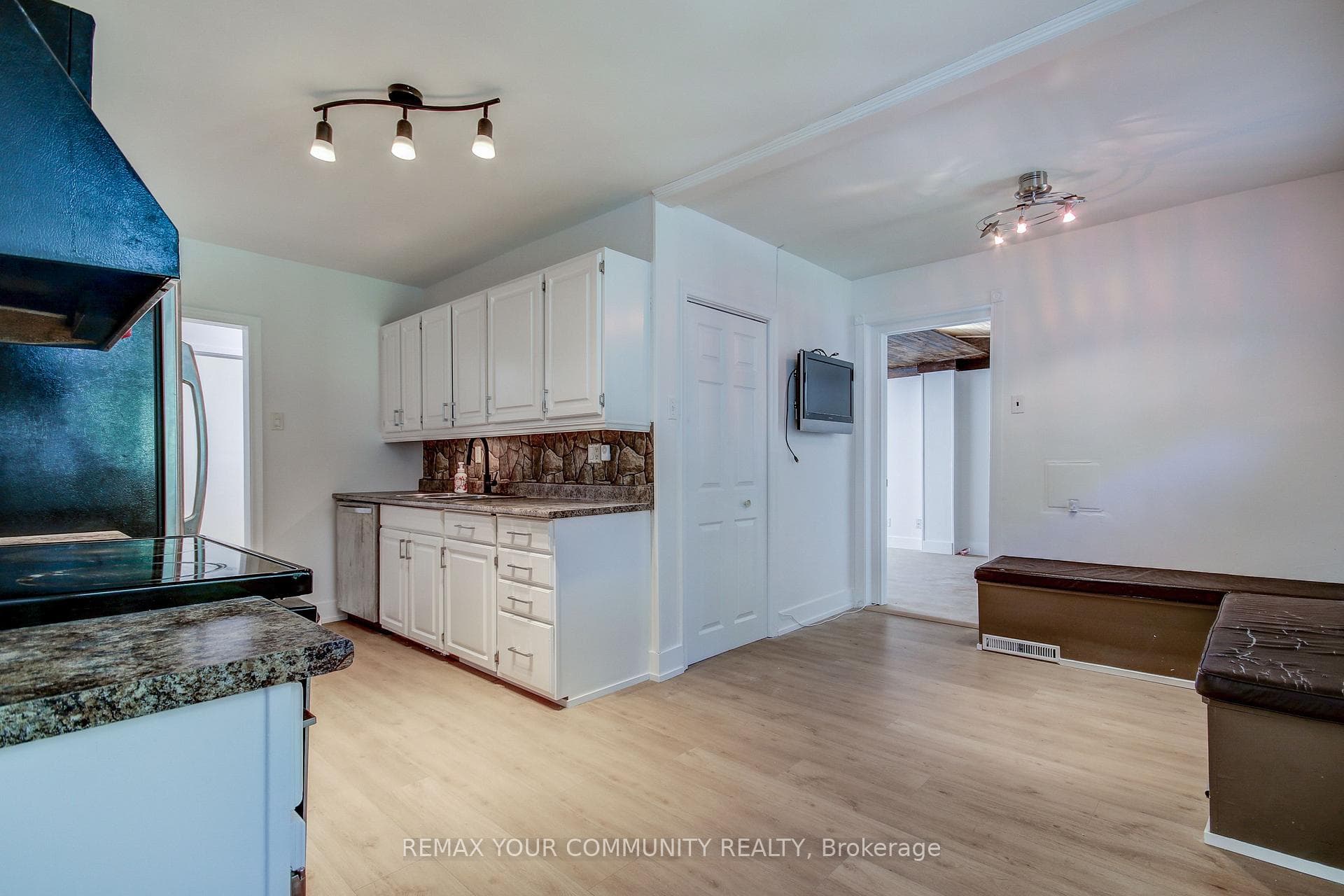 29 Wareham Drive photo 4