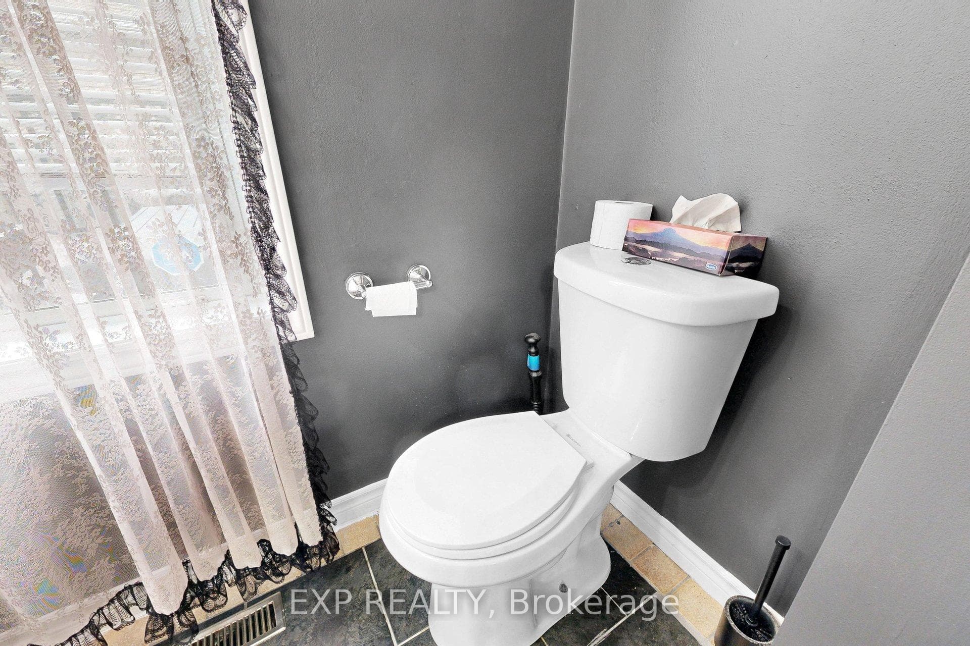 348 Elgin Street photo 27
