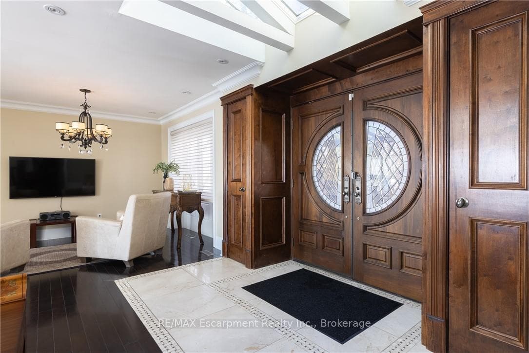 3346 Lakeshore Road photo 5