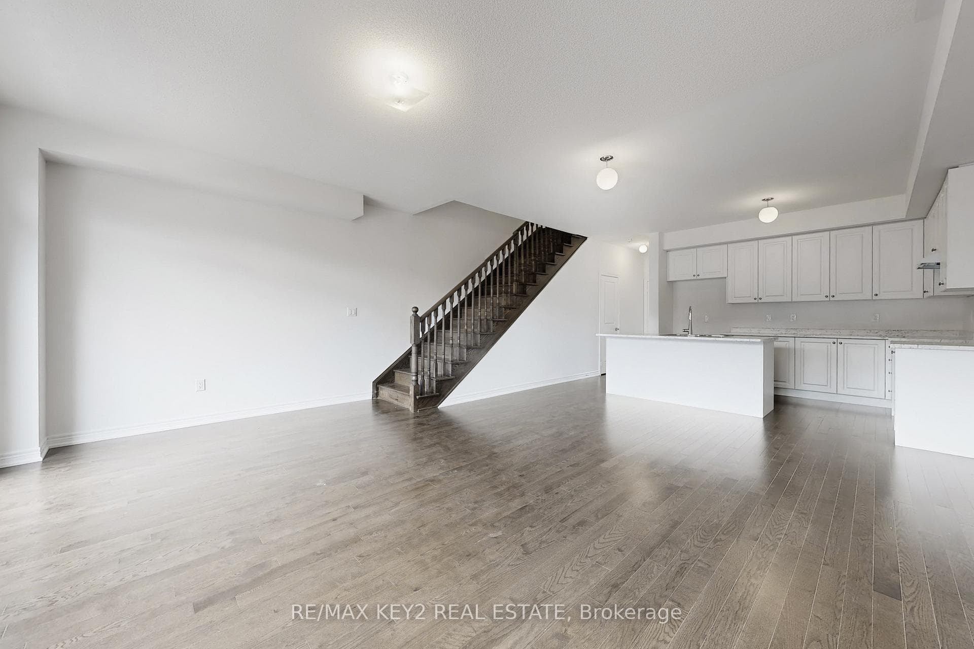2929 Starlight Drive photo 2
