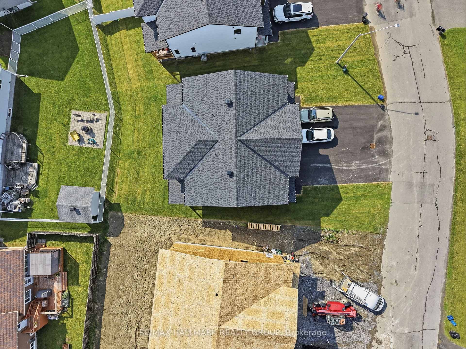 146 ELIZABETH Drive photo 40