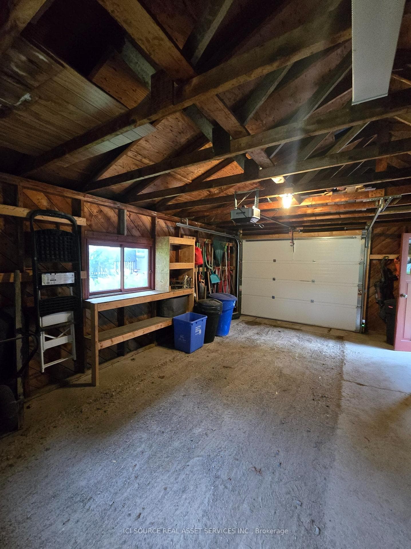 388 Griffith Street photo 37