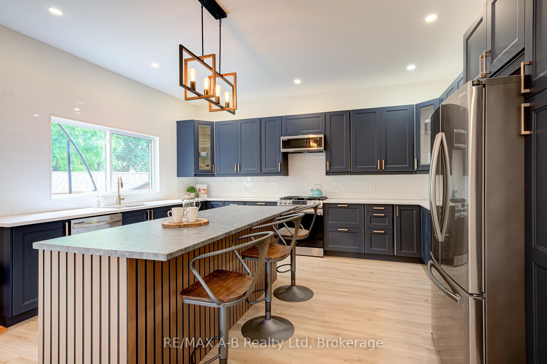 261 Albert Street photo 20