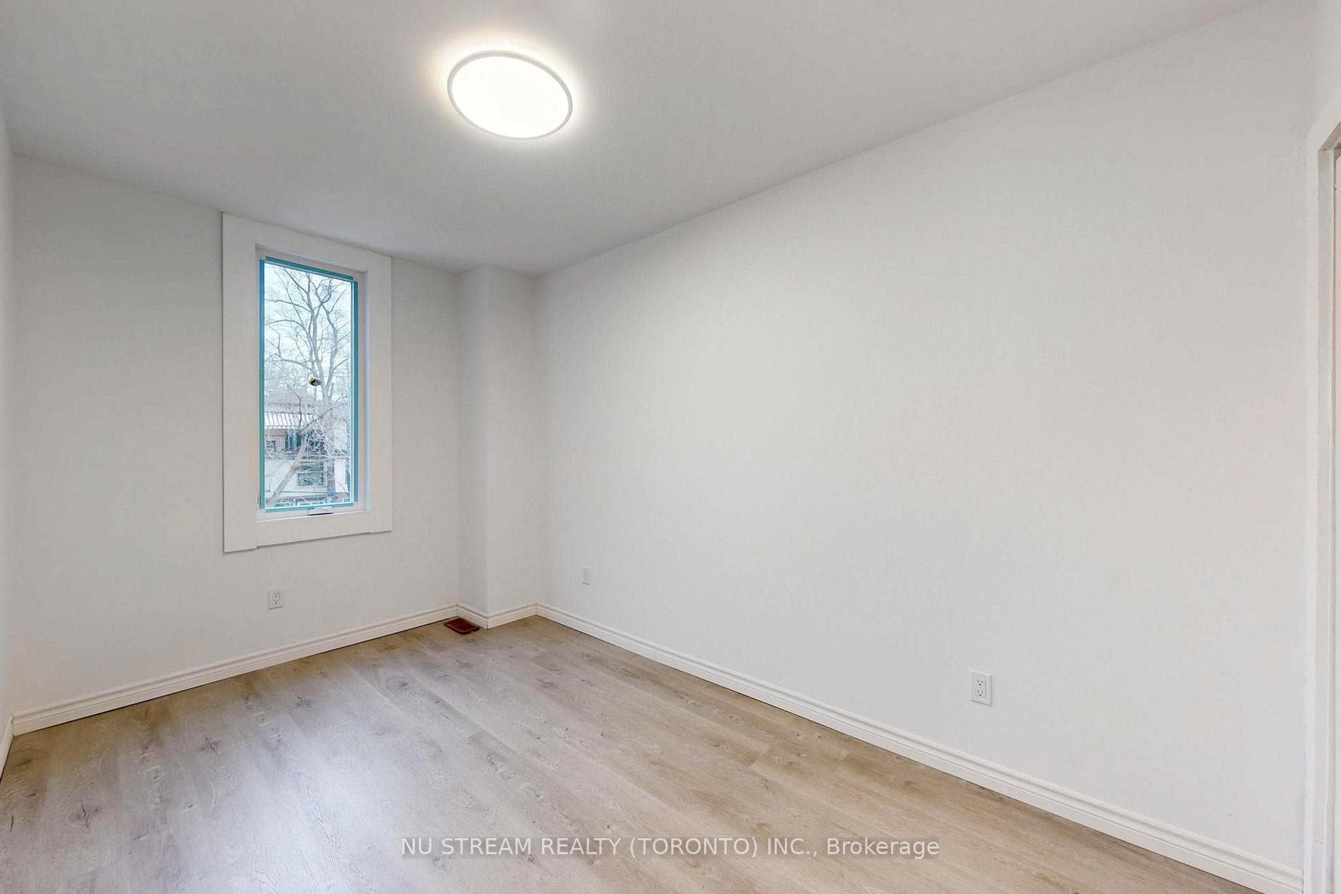 393 Jones Avenue Unit upper unit photo 15