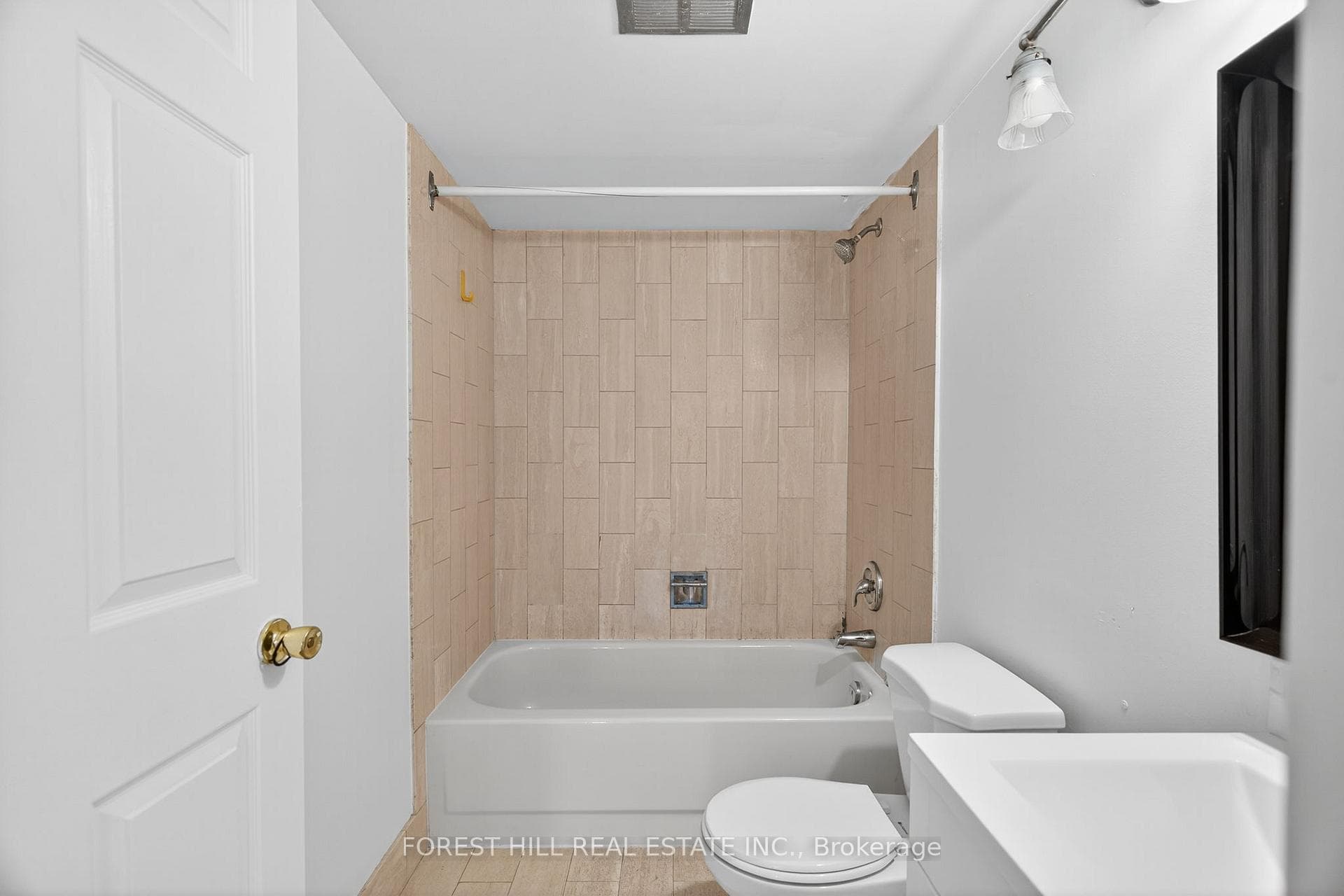 285 Enfield Place Unit 210 photo 5