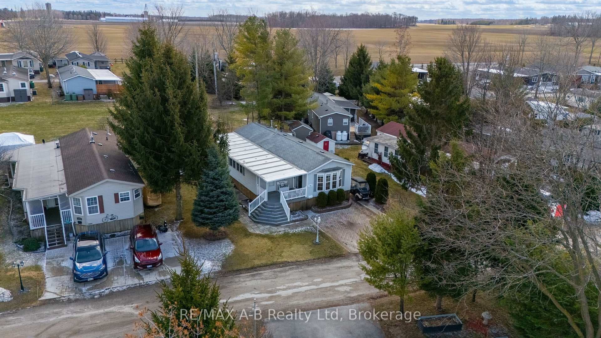 316489 31st Line Unit 933 photo 29