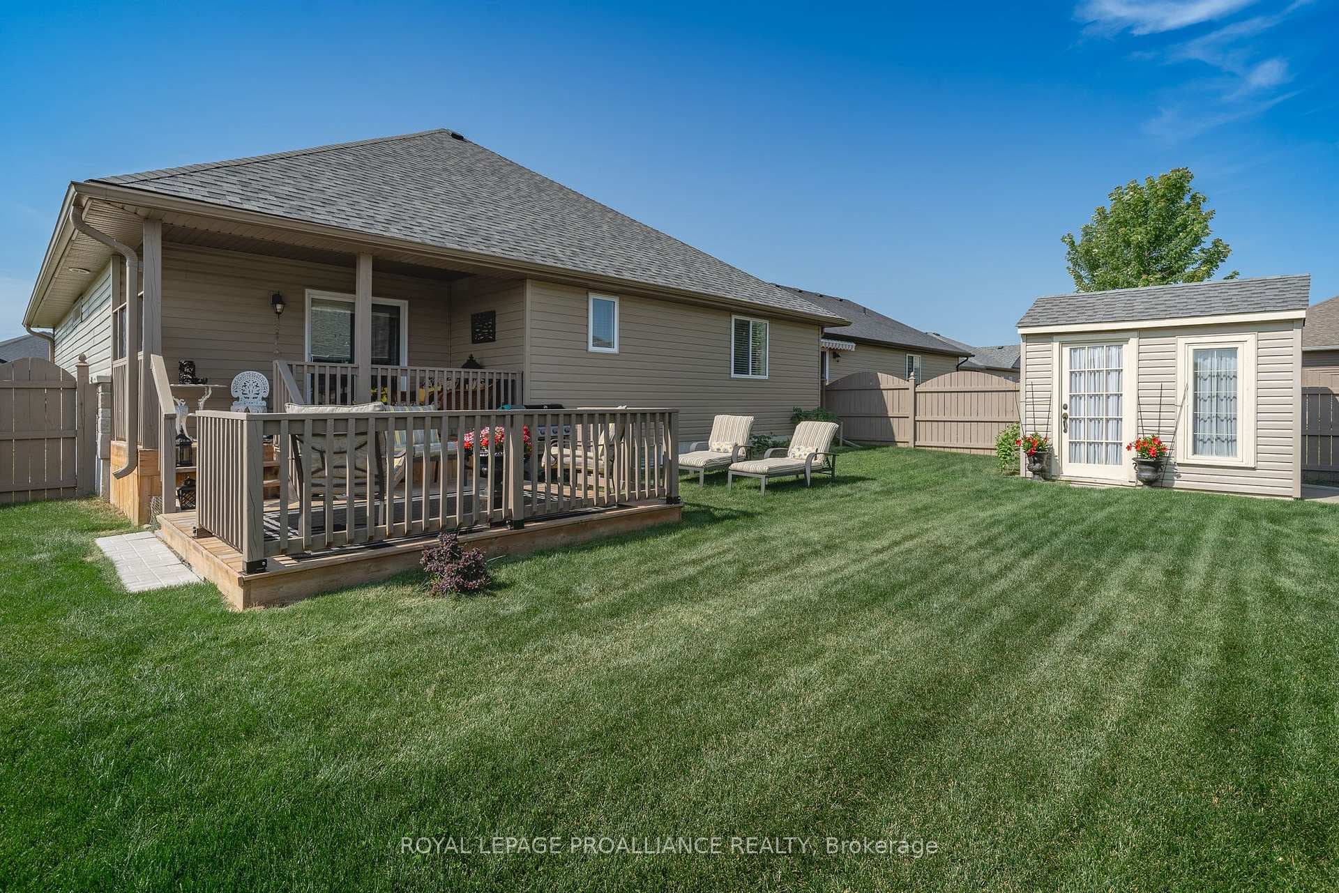 79 DEACON Place photo 39