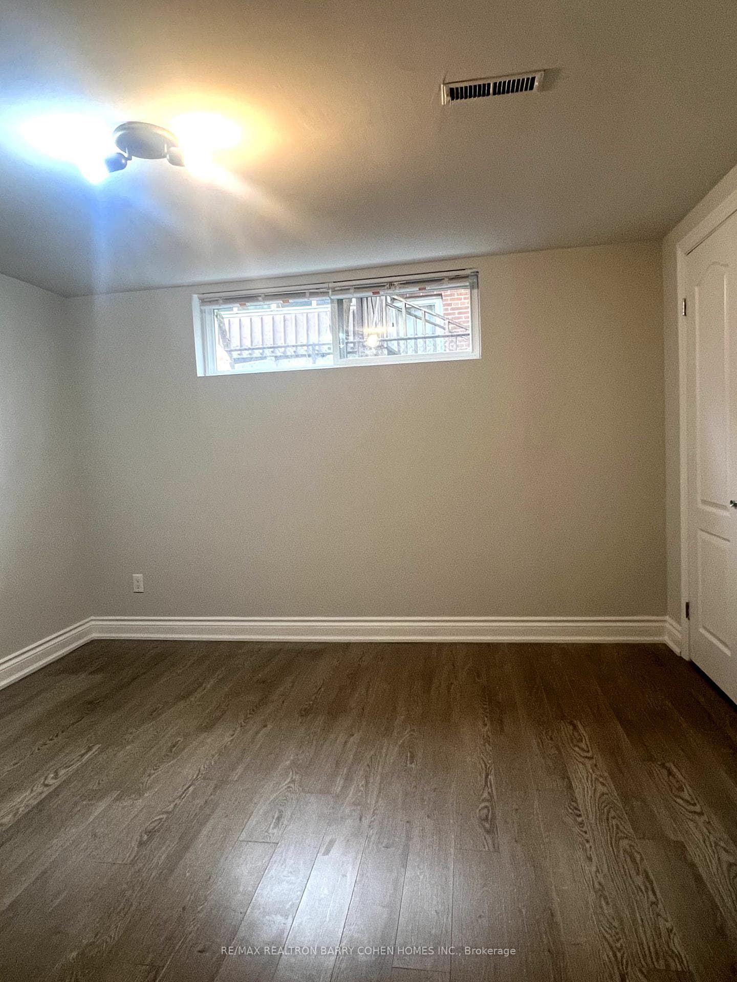 98 Rockford Road photo 8