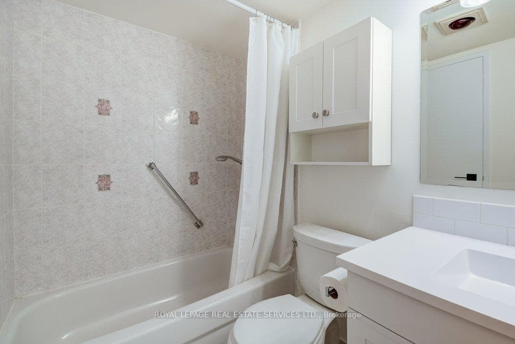 212 Kerr Street Unit 907 photo 31
