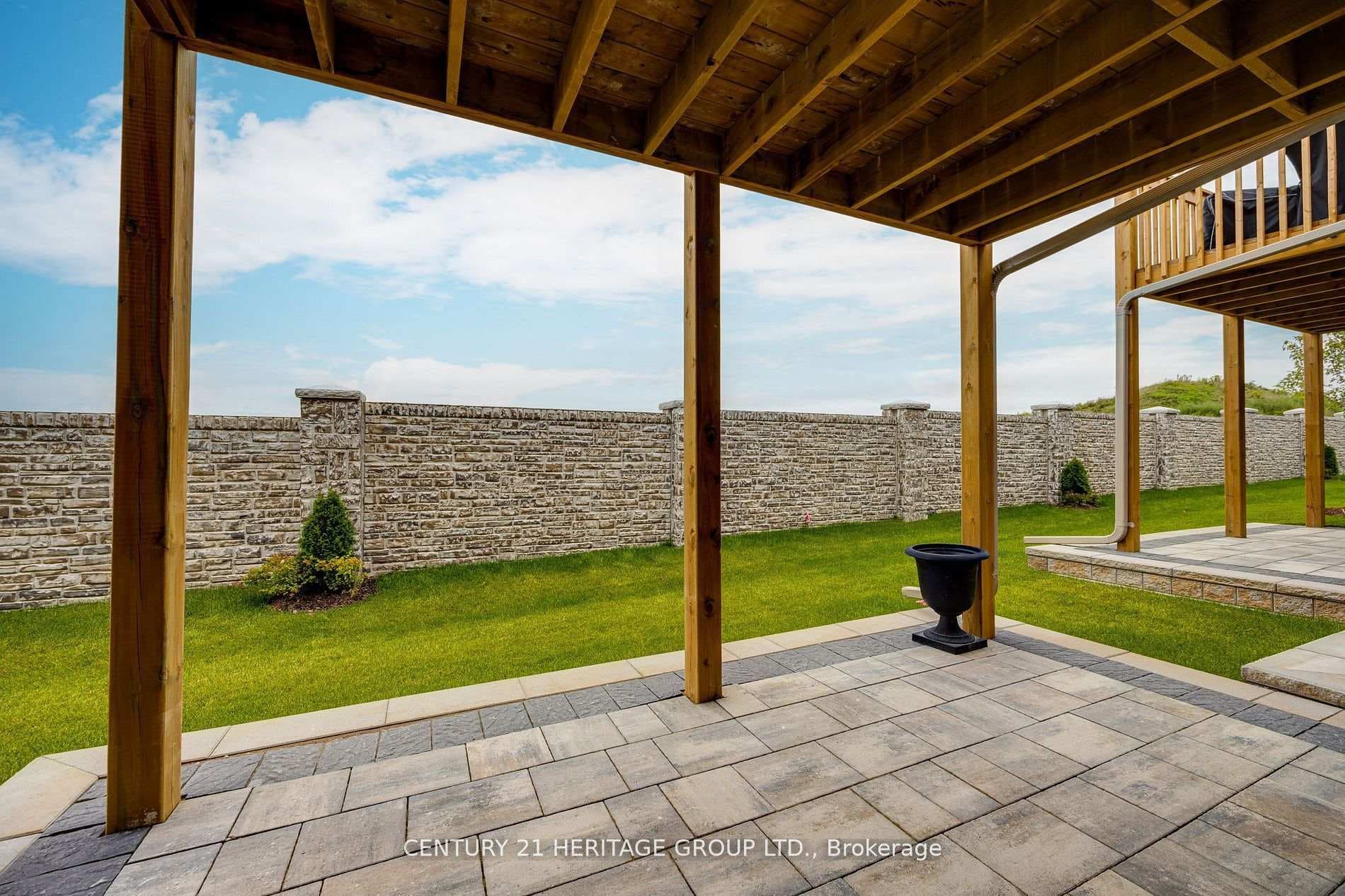 100 Summerhill Drive photo 32