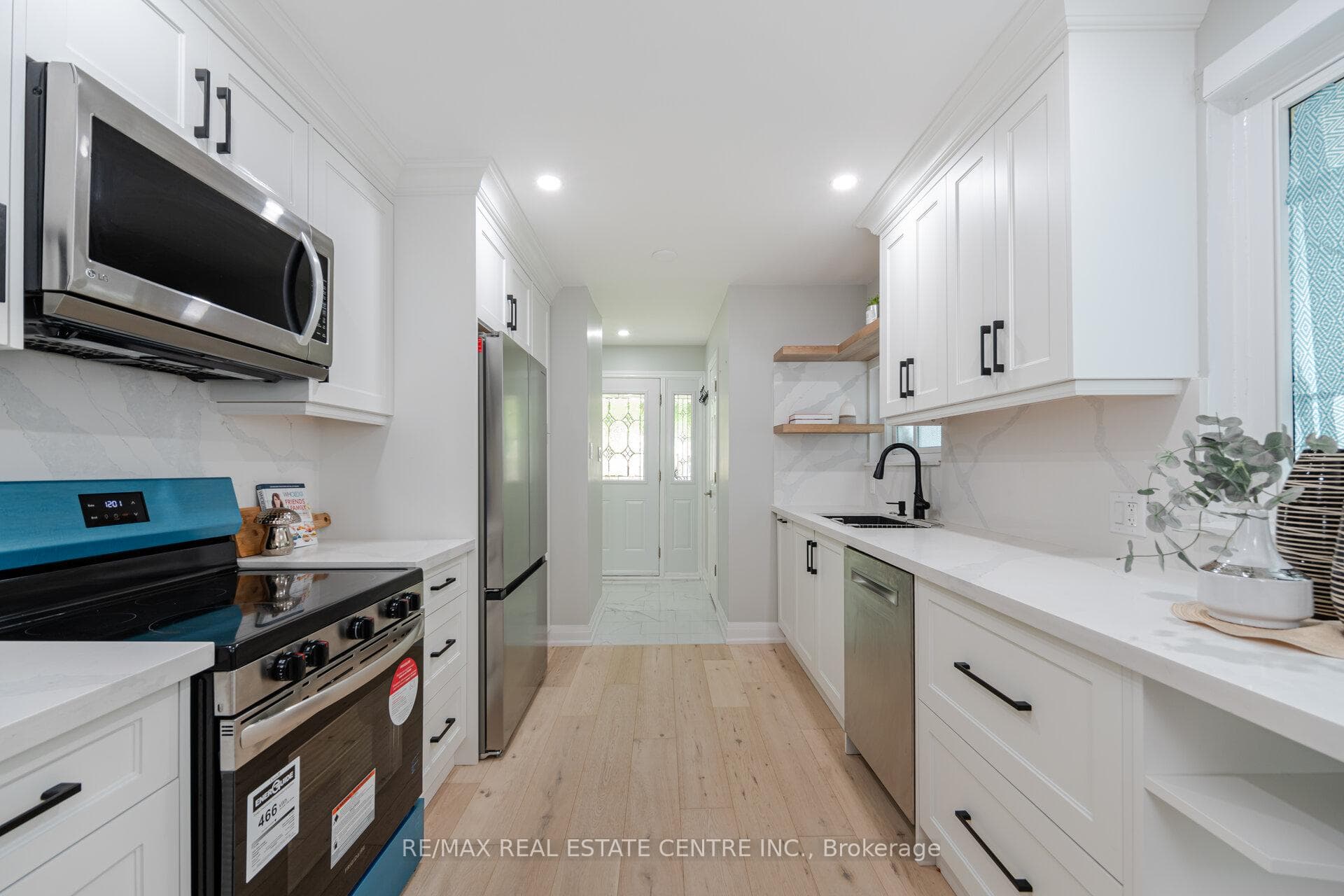 348 Erindale Drive photo 8