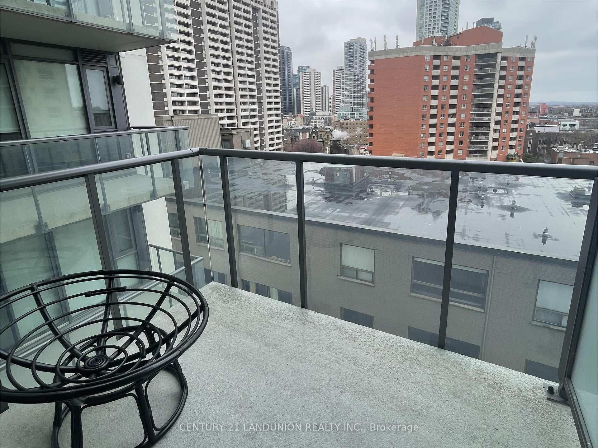 81 Wellesley Street Unit 1001 photo 9