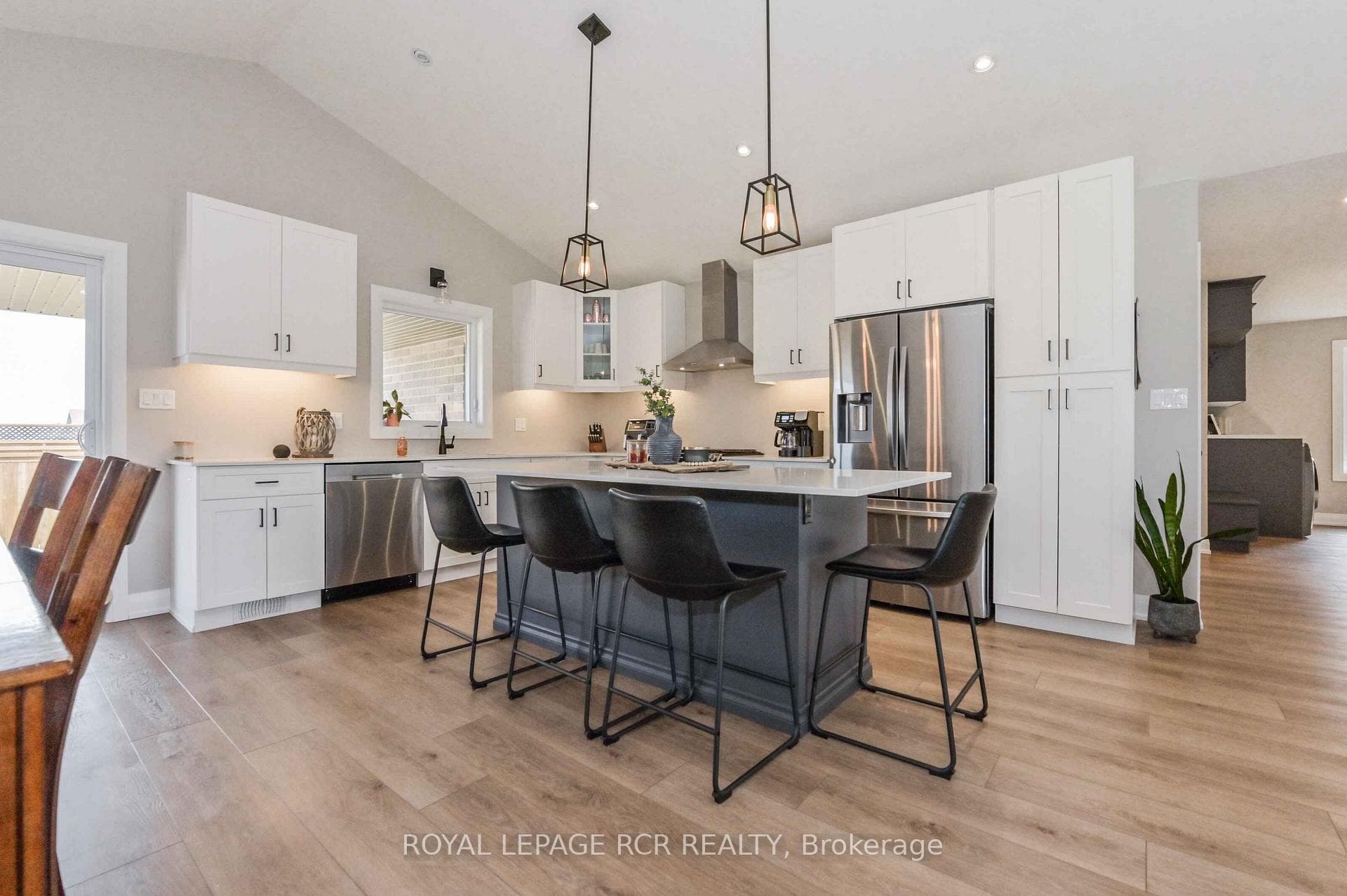 100 Ronnies Way photo 11
