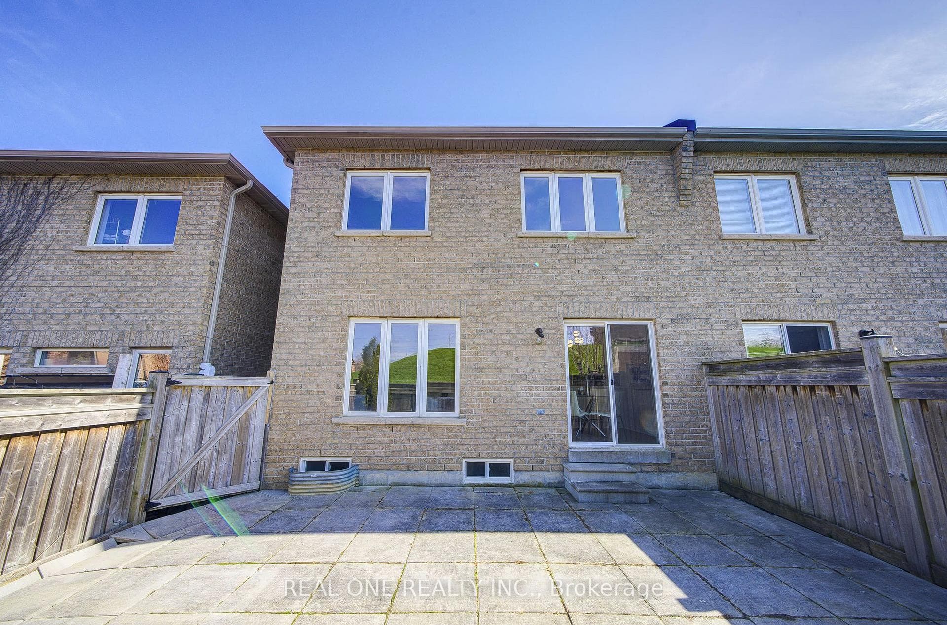 65 Westcliffe Crescent photo 40