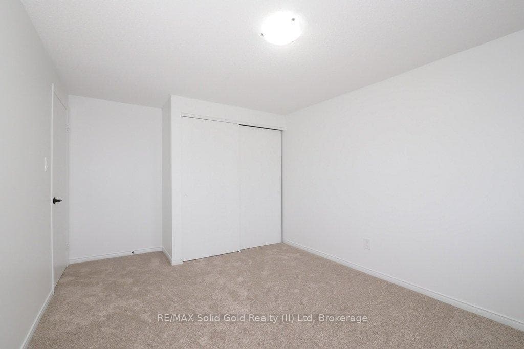 110 Bankside Drive photo 26