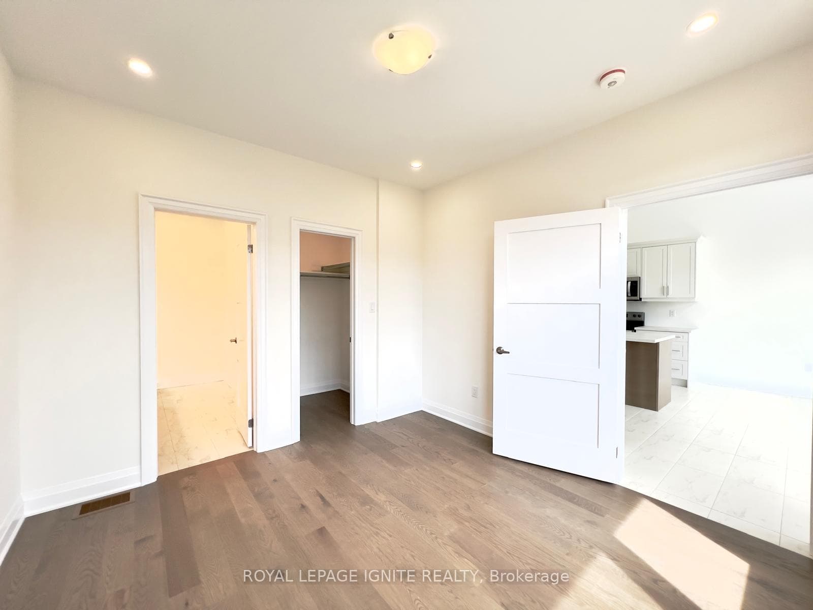 531 Hudson Crescent photo 24