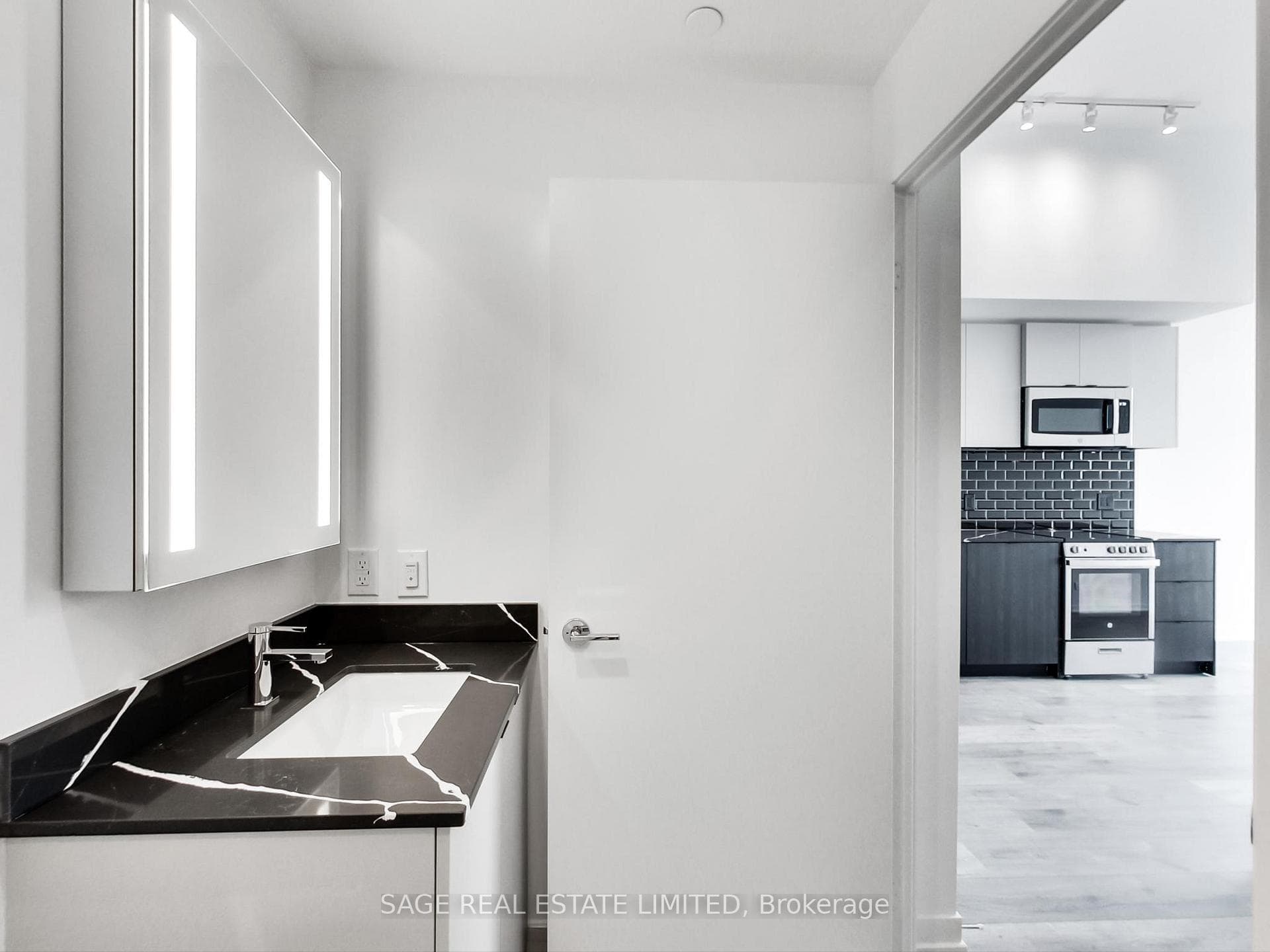 285 Dufferin Street Unit 722 photo 7