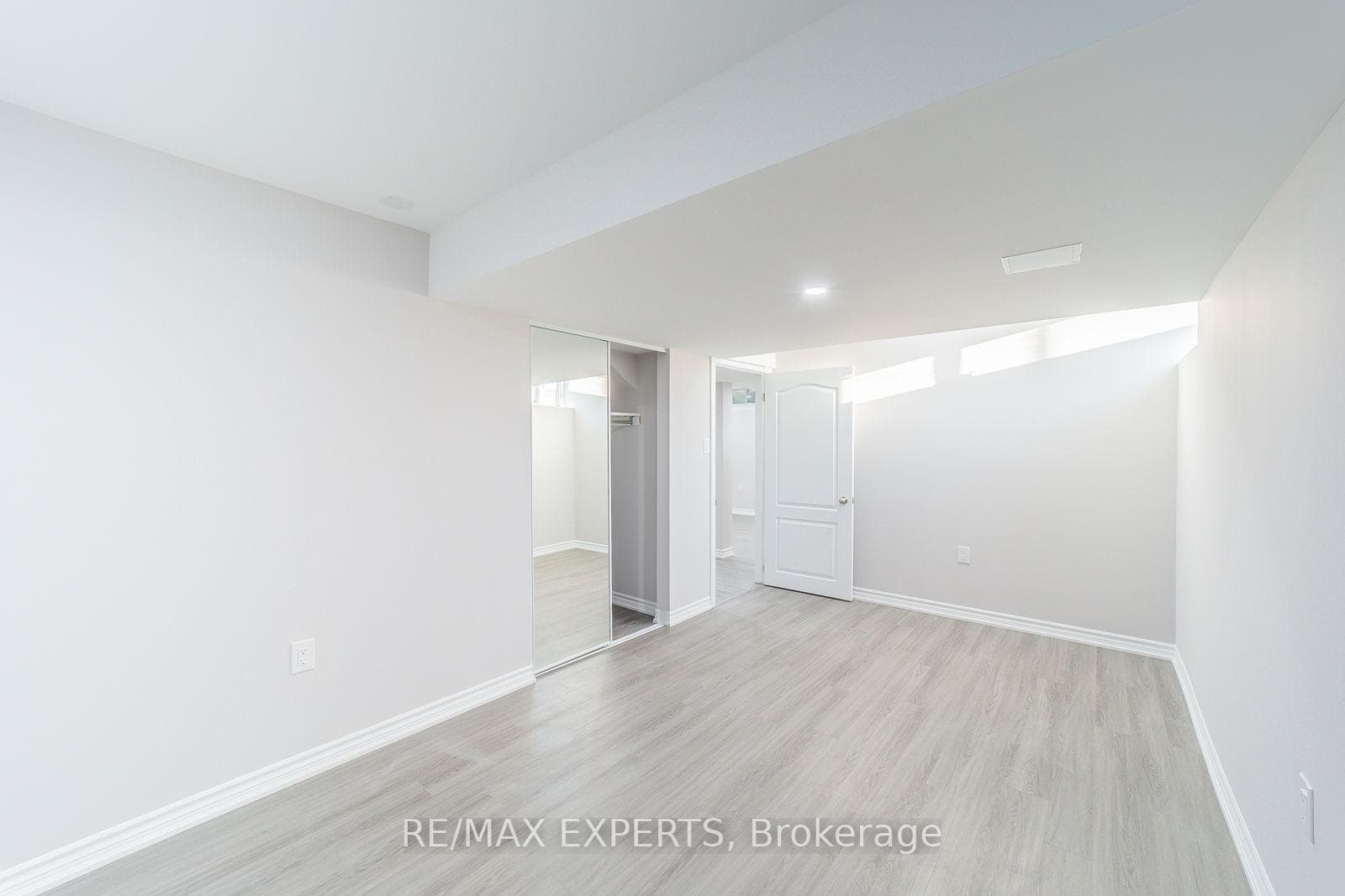 82 Masken Circle Unit Bsmt photo 7