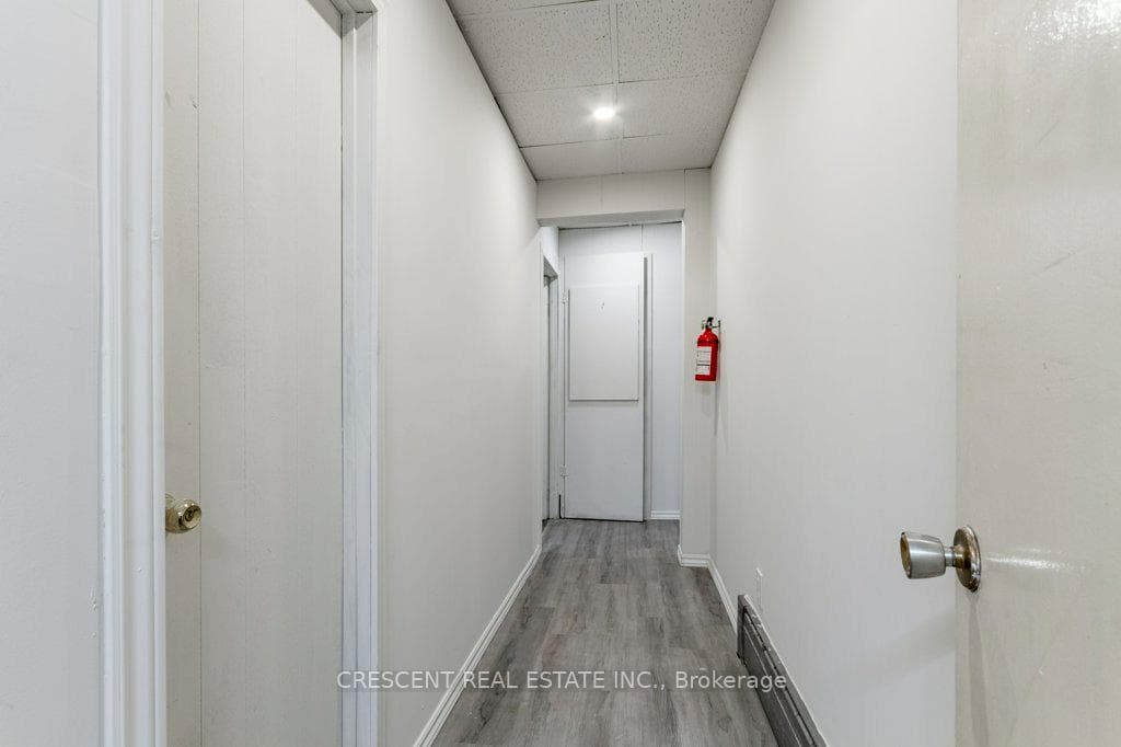 390 College Street Unit 2 photo 5