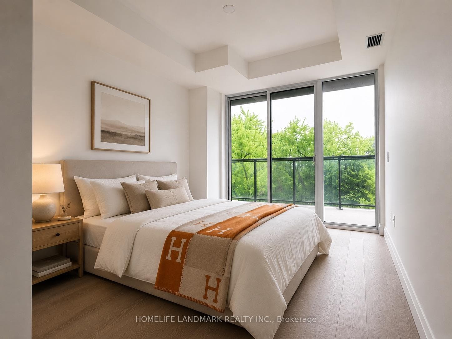 285 Avenue Road Unit 503 photo 4