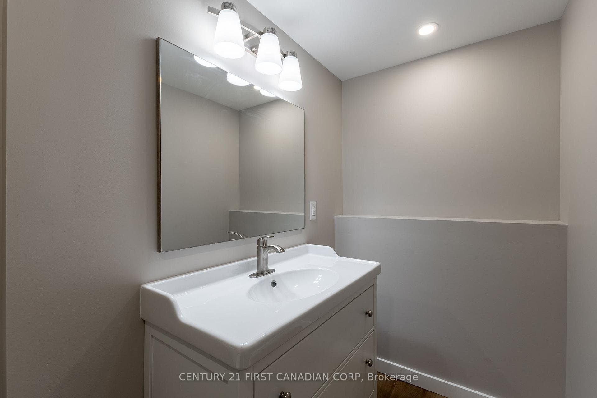 7443 Bond Road photo 19