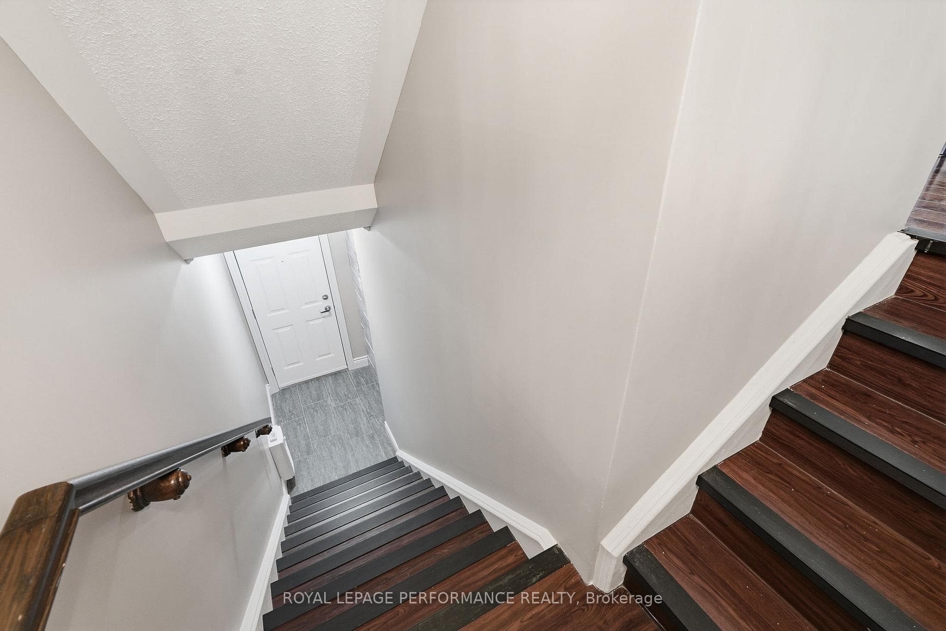 285 Titanium Private Unit B photo 5