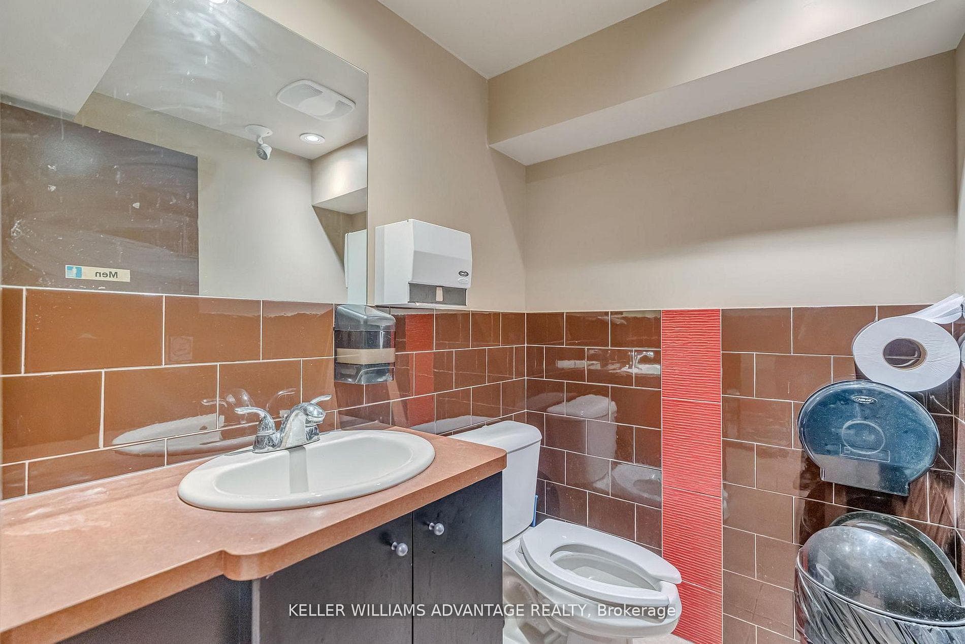 471 Danforth Avenue photo 17
