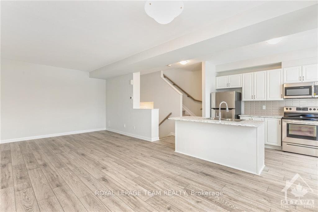910 LIXNAW Court photo 9