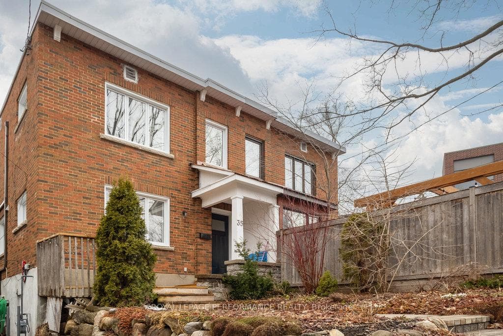 35 Acacia Avenue photo 1