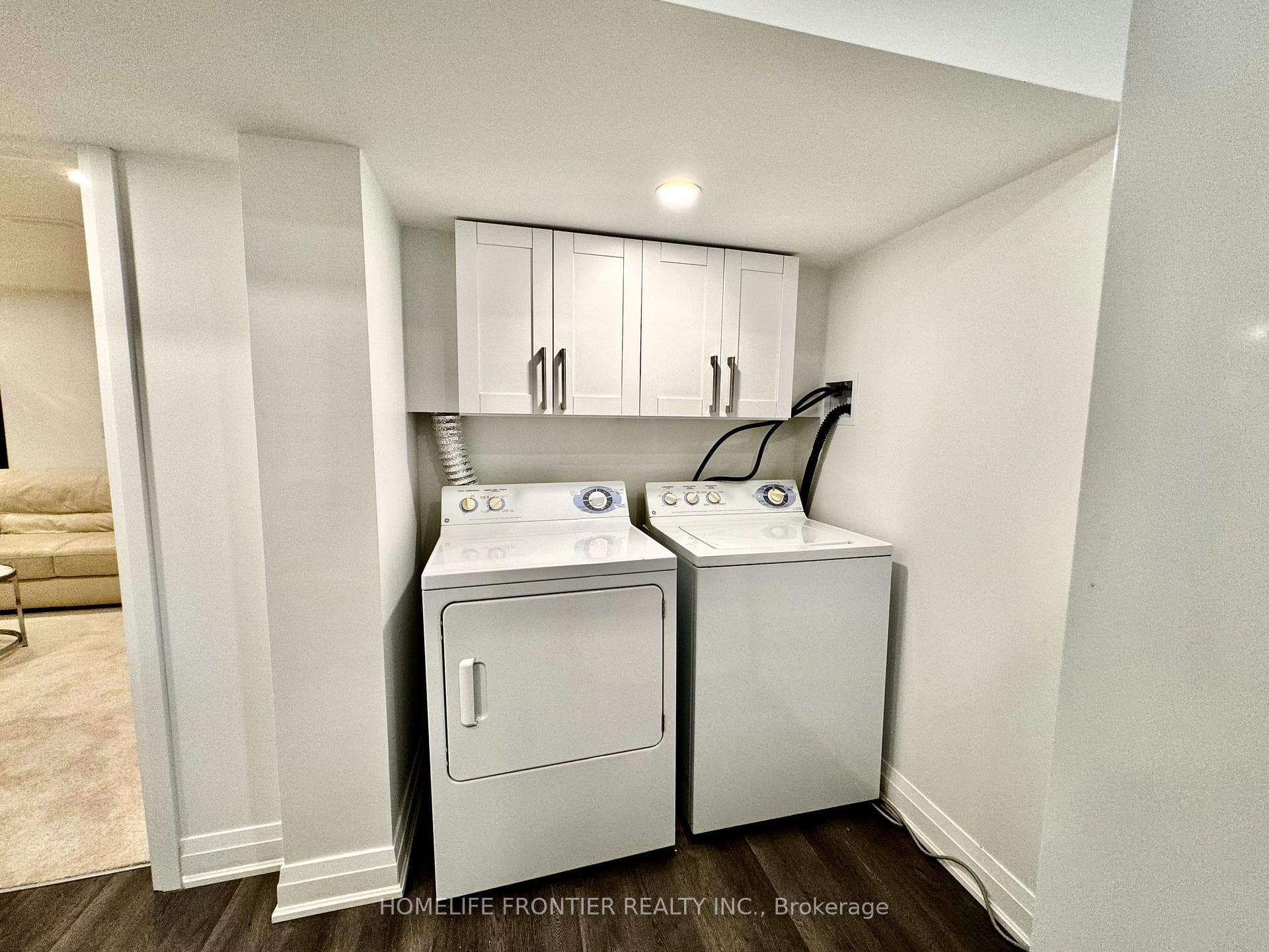 279 Shaw Boulevard Unit bsmnt photo 9