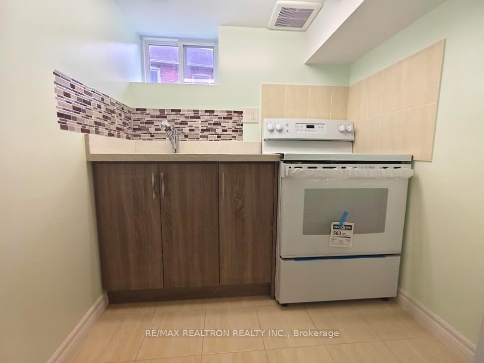 16 Kingswell Crescent photo 36