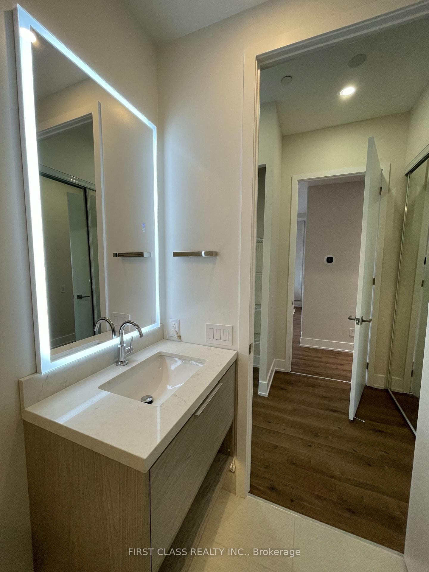 111 St Clair Avenue Unit 1505 photo 17