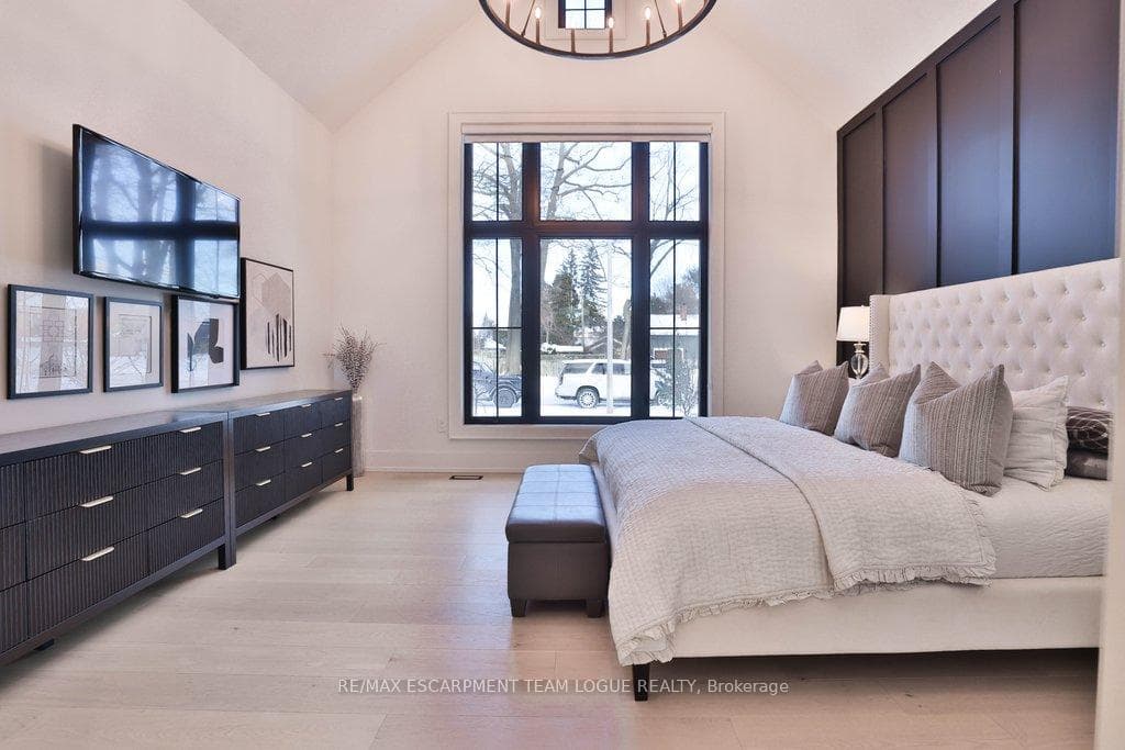 352 Wilson Avenue photo 12