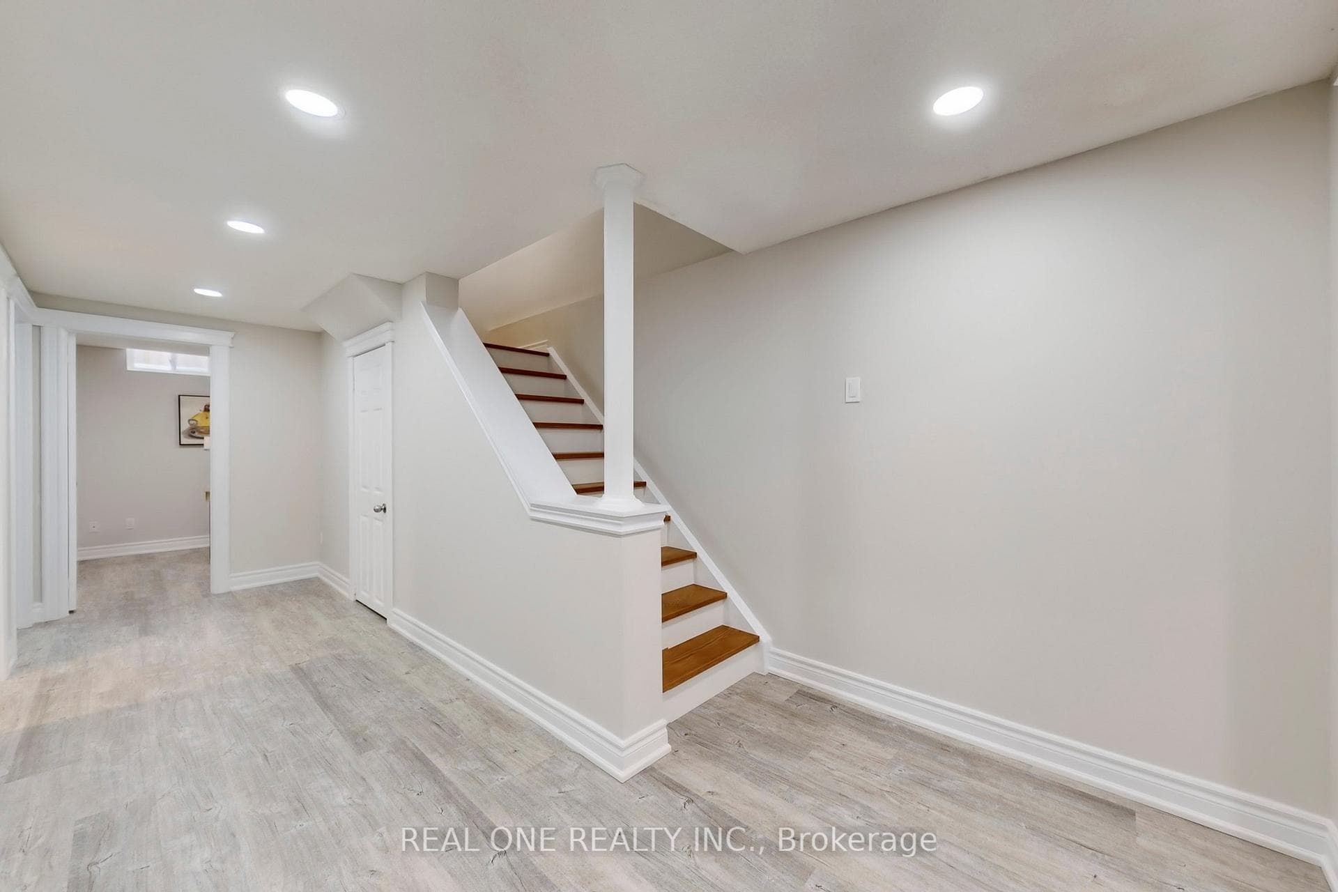 10 Squire Drive photo 39